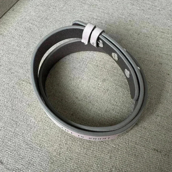 Stella & Dot Signature Engravable Leather Wrap Bracelet - Picture 5 of 11